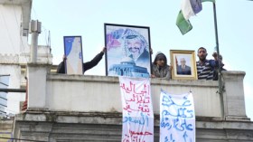 أفراد من الجالية الفلسطينية يقتحمون سفارة بلادهم بالجزائر