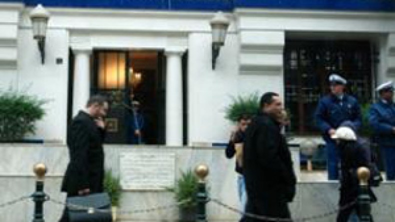 مئات الضحايا يتقدمون بشكاوى عاجلة إلى مصالح الأمن وحديث عن توقيفه بالعاصمة؟