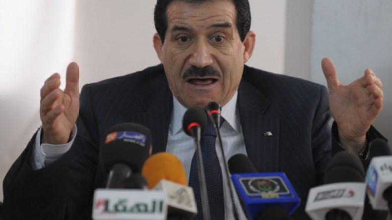 نسعى لاستعادة المجال الجوي من الأجانب وليس خوصصته