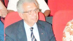 واجهت بيكنباور.. وهكذا هربت من فرنسا للالتحاق بمنتخب الأفلان