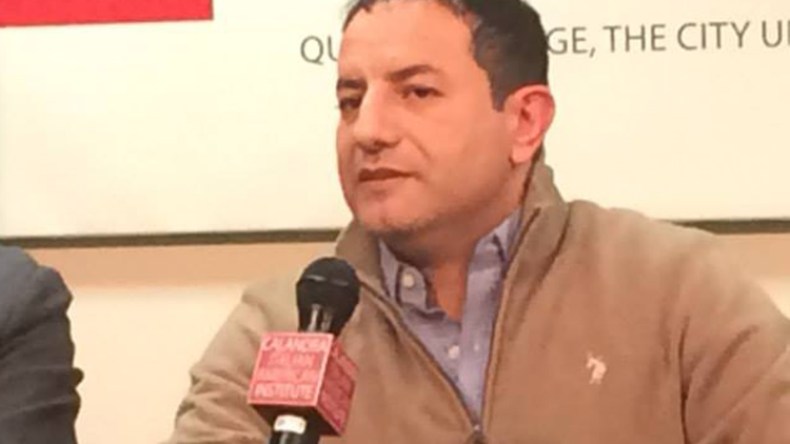 عمار لخوص‮: ‬الجمع بين أربع لغات بدل أربع زوجات