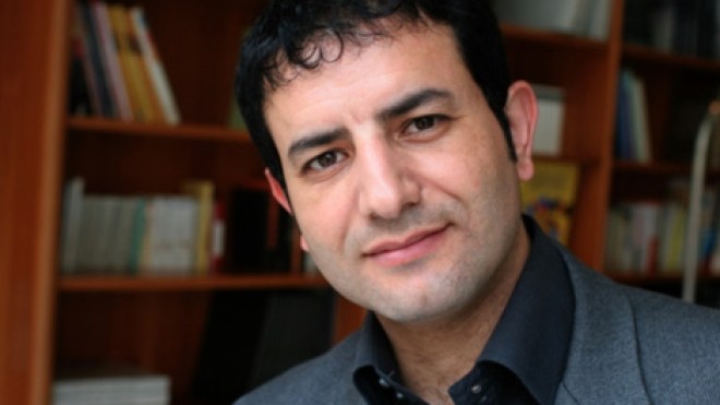 عمارة لخوص يناقش روايته حول صدام الحضارات في معرض أبو ظبي للكتاب