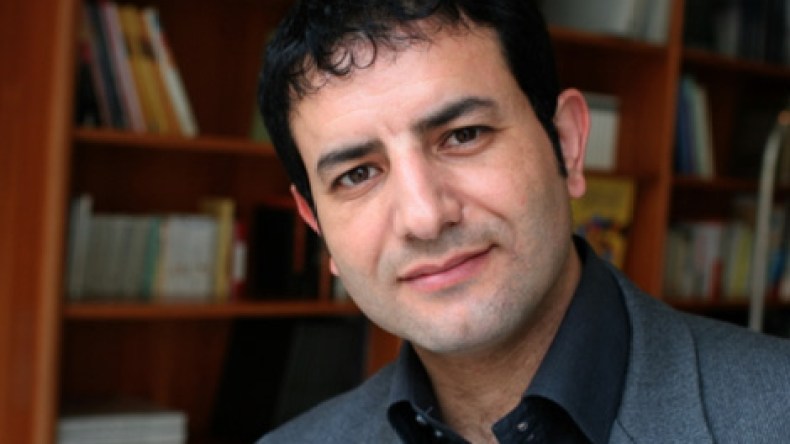 عمارة لخوص يناقش روايته حول صدام الحضارات في معرض أبو ظبي للكتاب