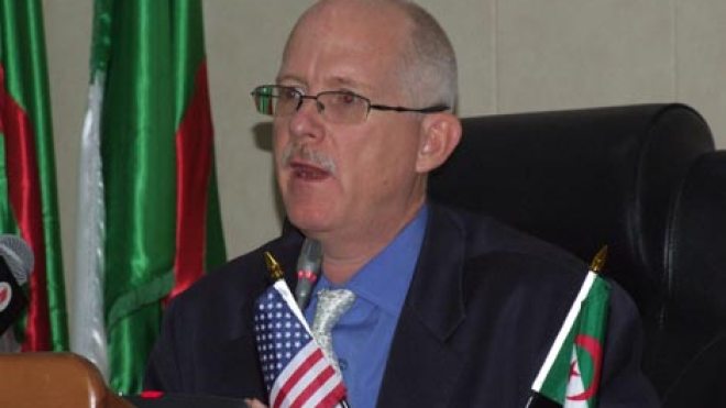 قاعدة 51/49 وعدم استقرار التشريعات أهم عراقيل الاستثمار الأجنبي بالجزائر