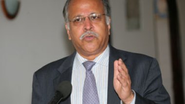 Pakistan calls for Algeria's assistance to crush the Taliban