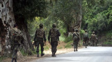 Algeria : terrorists kill 2 soldiers, wound 17