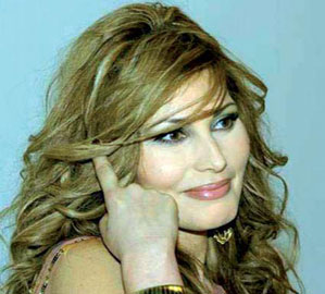 Tizi Ouzou : la chanteuse Amel Wahbi clôt en apothéose le festival