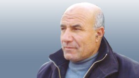 عمي أحمد..لم ينم منذ 22 سنة ودوخ الأطباء والرقاة