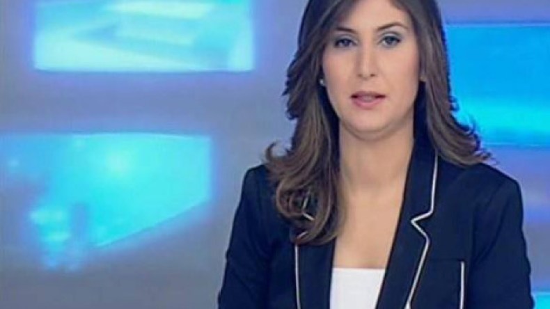 أمينة نذير: “انتظروني الليلة في نشرة الثامنة ولن أغادر التلفزيون الجزائري لأنه بيتي”