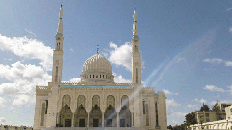 الأئمة يطلقون تحدي ترسيخ المرجعية الدينية في الجزائر