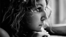 يمنعني عن الصيام ويحثني على عبــادة الأوثان!