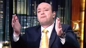 الفضائيات تمرر للمشاهدين مكالمات تتم داخل الإستديوهات من مخرجين وتقنيين