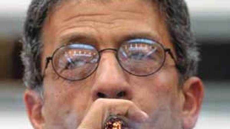 ترشيح عمرو موسى لخلافة مبارك على الـ”فيسبوك”