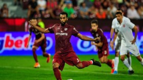 الجزائري عمراني مطلوب في الدوري الأسكتلندي