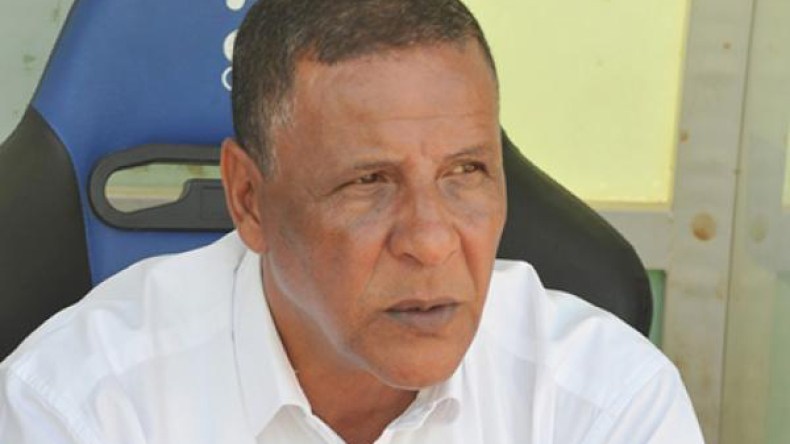 الرائد السعودي يقيل المدرب عمراني