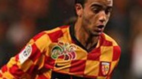 الجزائري  عمراني  قريب  من  نادي  مالاغا  الإسباني