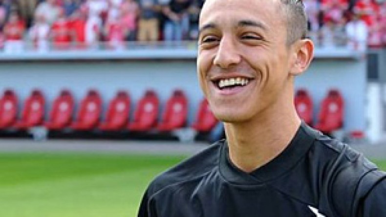“قد أعود إلى ماينز واخترت الجزائر لأن والدي كافح من أجلها”