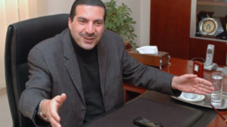 عمرو خالد يستقيل من رئاسة حزب مصر