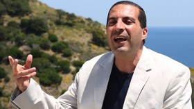 عمرو خالد يريد تأسيس جماعة جديدة بعدما خسر كل شيء