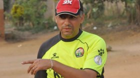 عمروش: غياب الأولمبيين لا يقلقني وسنعلب عل كل الجبهات