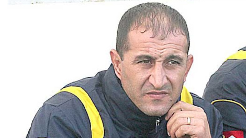 شبيبة القبائل: عمروش غاضب من مكاوي وسيبعده من الفريق مؤقتا