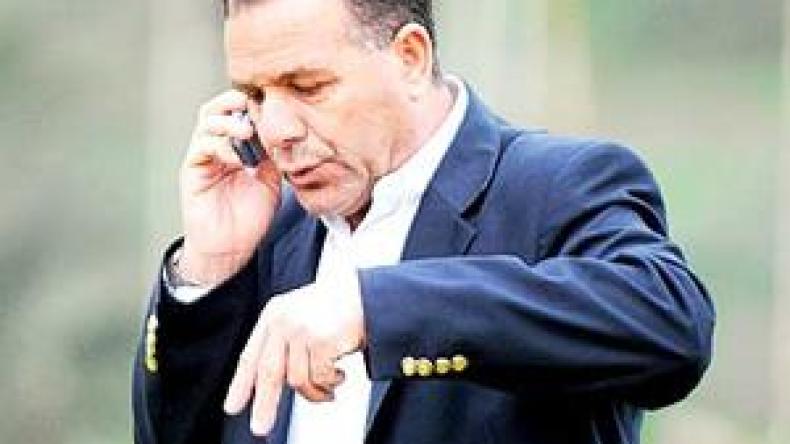 مناورة جديدة في العميد للإطاحة بعمروس