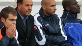 “الإنقلابيون” يتهمون عمروس بتحريض الأنصار ضدهم ويهددون بكشف المستور