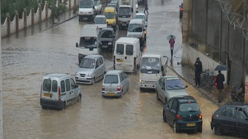 29 حادث مرور بالعاصمة بسبب الأمطار