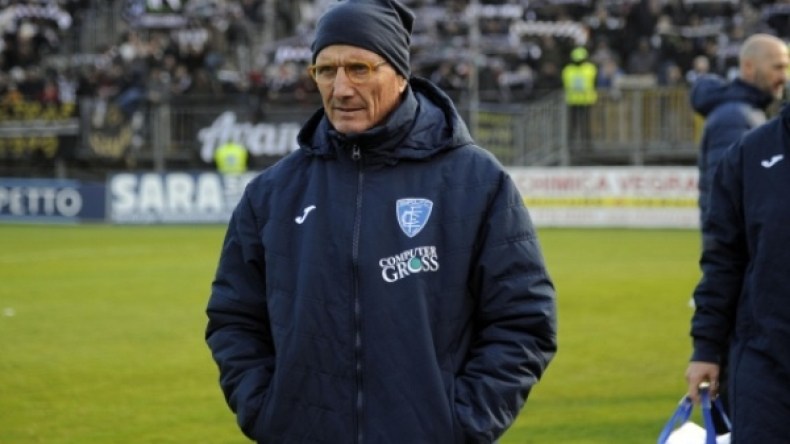 مدرب أمبولي يشكر الفاف