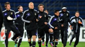 فريق بلجيكي تعاقد مع 54 لاعبا!؟