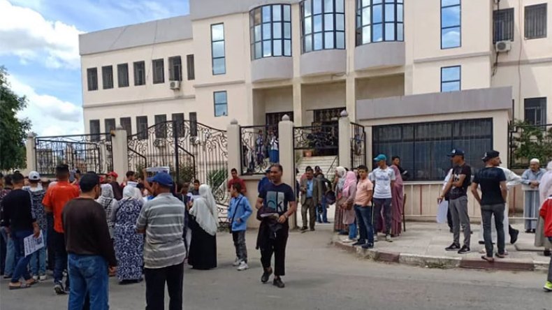 ذوو الشاب لطفي يحتجون أمام محكمة الحجار بعنابة