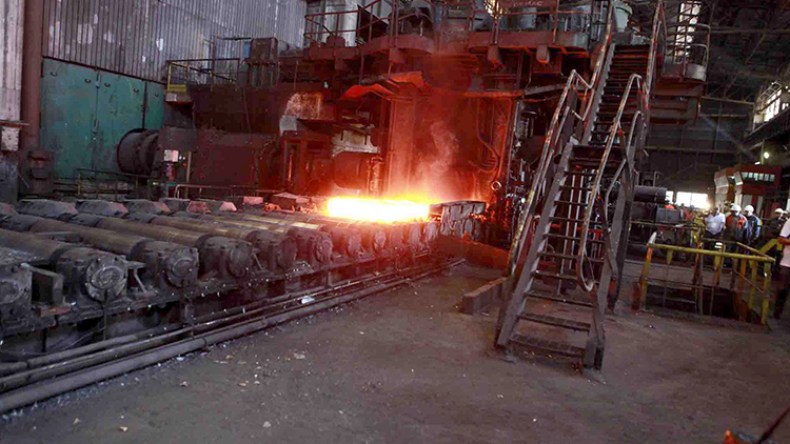 توقعات بإنتاج 1.4 مليون طن من الحديد في مركب الحجار بعنابة
