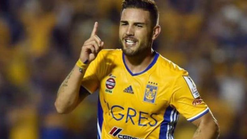 لاعب جزائري يطرح قميصه للبيع في المزاد العلني