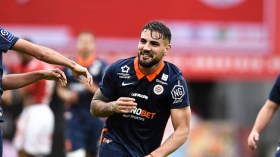 ديلور يُسجّل هدفا بِضربة مقصية على طريقة فان باستن