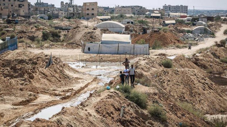 مصر تُغرِق أنفاق غزة بمياه البحر!