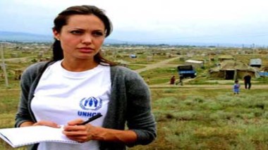 L'émissaire du HCR Angelina Jolie appelle à aider les réfugiés syriens