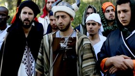 أنس تينا يدخل معترك الإنتخابات ويعيد تصوير فيلم “الرسالة”