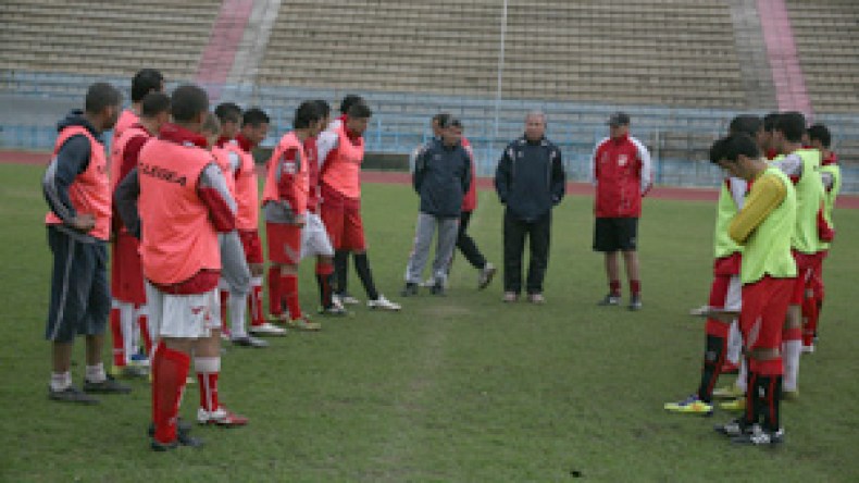 منادي‭ ‬بين‭ ‬مطرقة‭ ‬الديون‭ ‬وسندان‭ ‬مستحقات‭ ‬اللاعبين