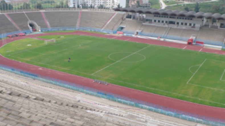 بن شيخة يعاين اليوم ملعب عنابة