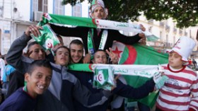 أعراس‭ ‬وحفلات‭ ‬في‭ ‬الشوارع‭ ‬والساحات‭ ‬العمومية‭ ‬والأغاني‭ ‬الوطنية‭ ‬تعود‭ ‬بقوة