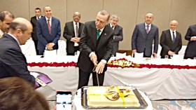 أردوغان يحتفل بعيد ميلاده.. وحرمه تفتتح “كتشاوة” ودارا للأيتام!