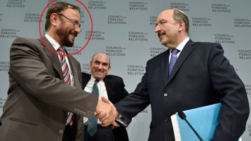 عنتريات أنور عشقي!