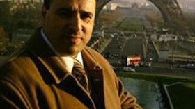 أنور‭ ‬مالك‭ ‬يتوعد‭ ‬بمطاردة‭ ‬سلطاني‭ ‬أمام‭ ‬قضاء‭ ‬أي دولة ينزل ‬بها