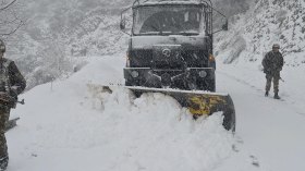 الثلوج تعزل 12 ولاية.. والجيش يتدخل لإنقاذ العالقين