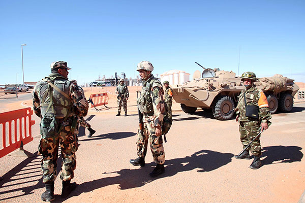 Arrest of 7 people trying to cross illegally into Algerian territory from Libya