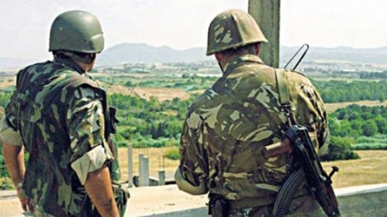 الجيش يوقف ثلاثة متعاونين مع الإرهاب