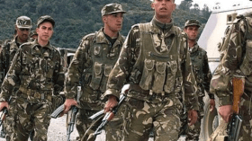 الجيش يلاحق إرهابيين في غابة الريش بالبويرة