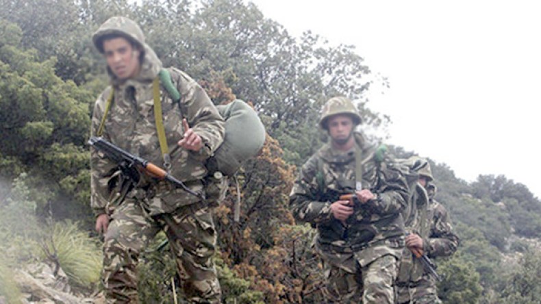 وفاة جندي وجرح اثنين في انفجار قنبلة بخنشلة