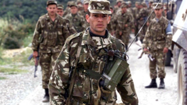 نشر 10 آلاف عسكري لملاحقة فلول الإرهاب