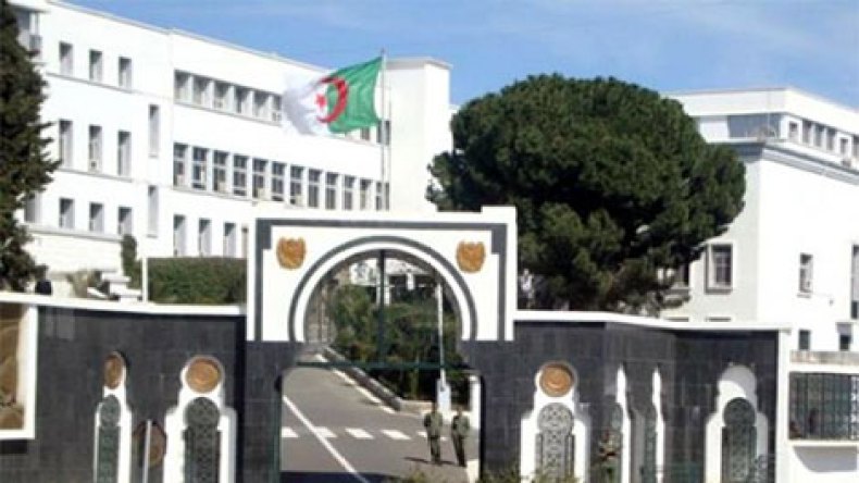 الجيش يحبط تهريب 554 كلغ من المخدرات ببشار ويوقف أجانب
